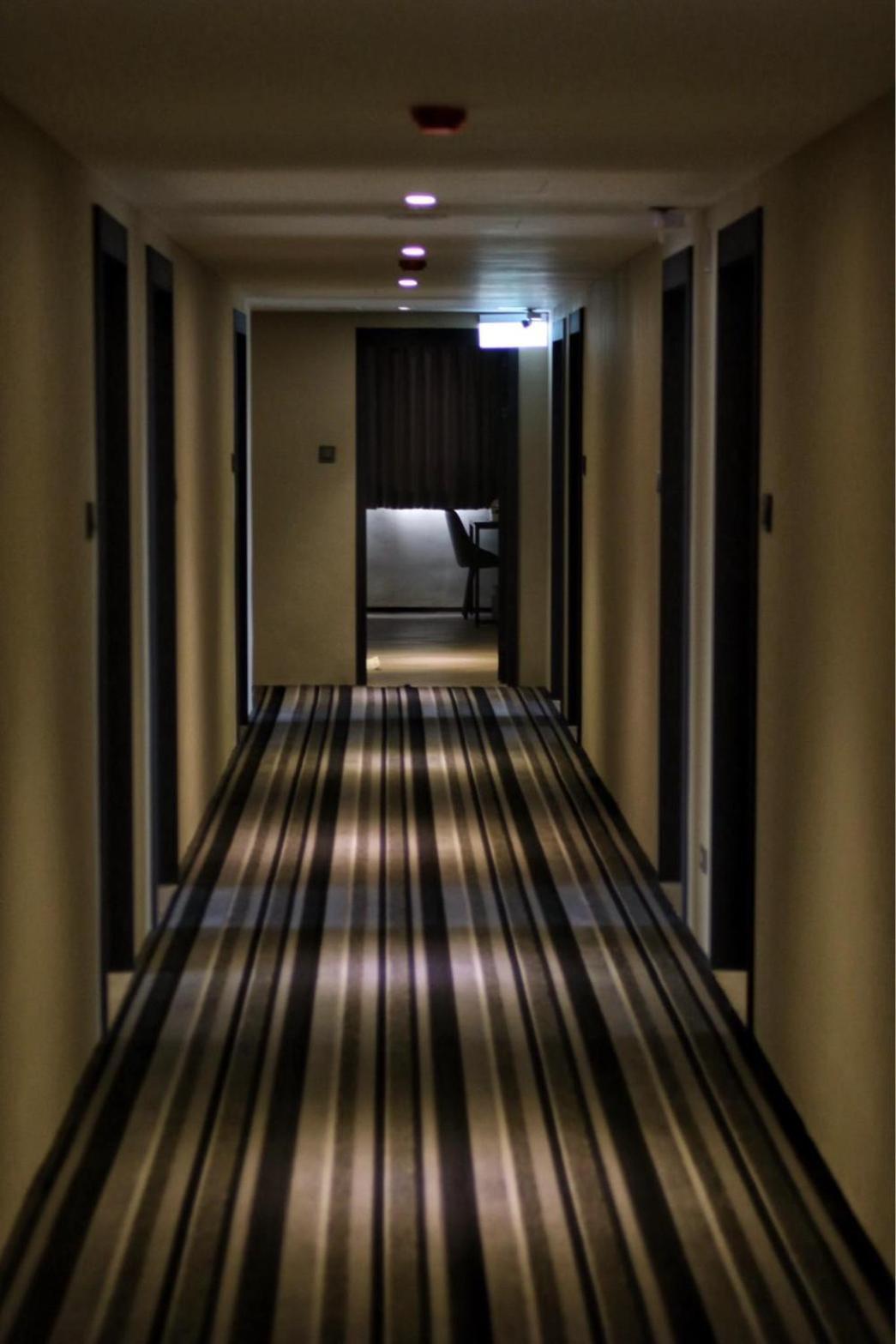 Dahua Hotel Цзилун Экстерьер фото