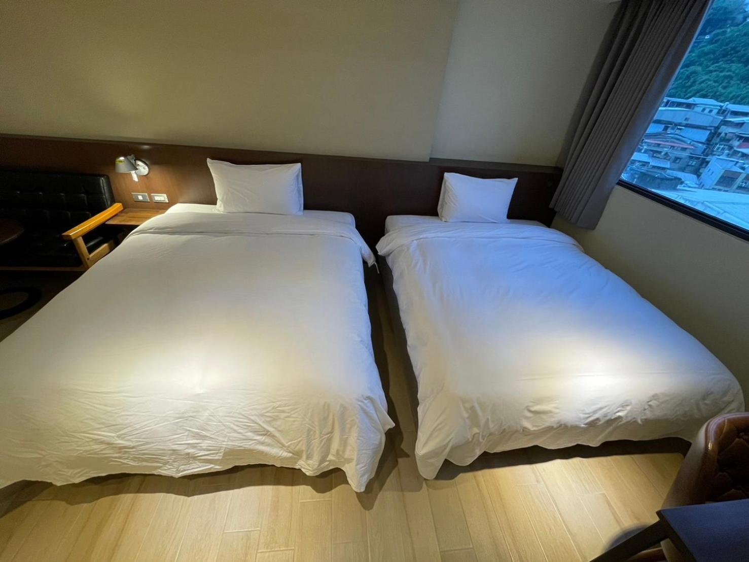 Dahua Hotel Цзилун Экстерьер фото