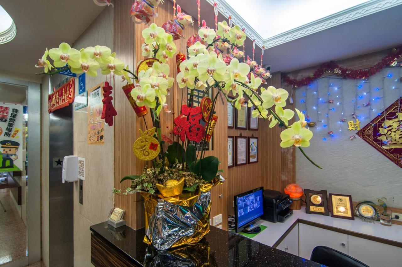 Dahua Hotel Цзилун Экстерьер фото