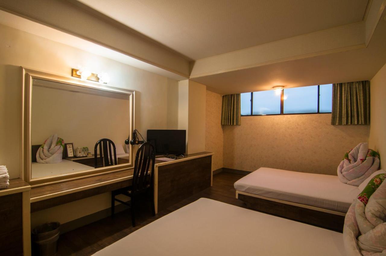 Dahua Hotel Цзилун Экстерьер фото